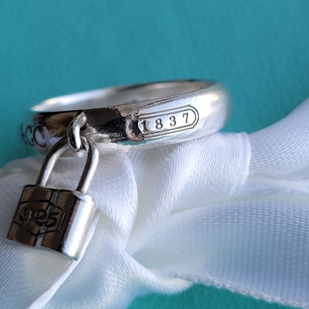 1837 dangle padlock band ring - Picture 6 of 9